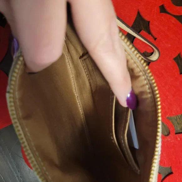 Coach Bag Purse Wristlet - Picture 7 of 7